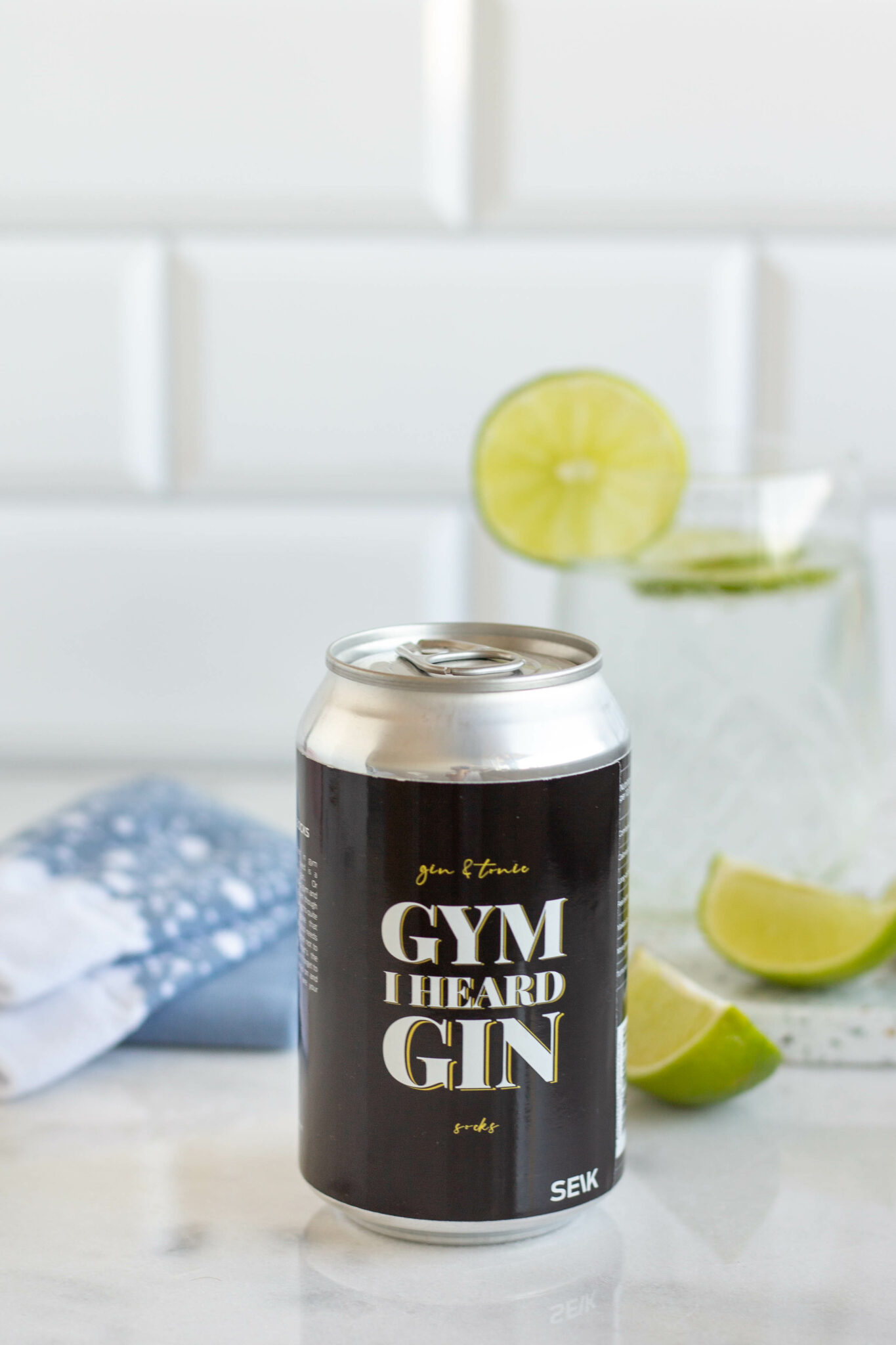 Gift Base Sottobicchiere Quadrato Con Frase 'Palestra I Heard Gin' - 9x9 Cm, Finitura Lucida, Regalo Simpatico