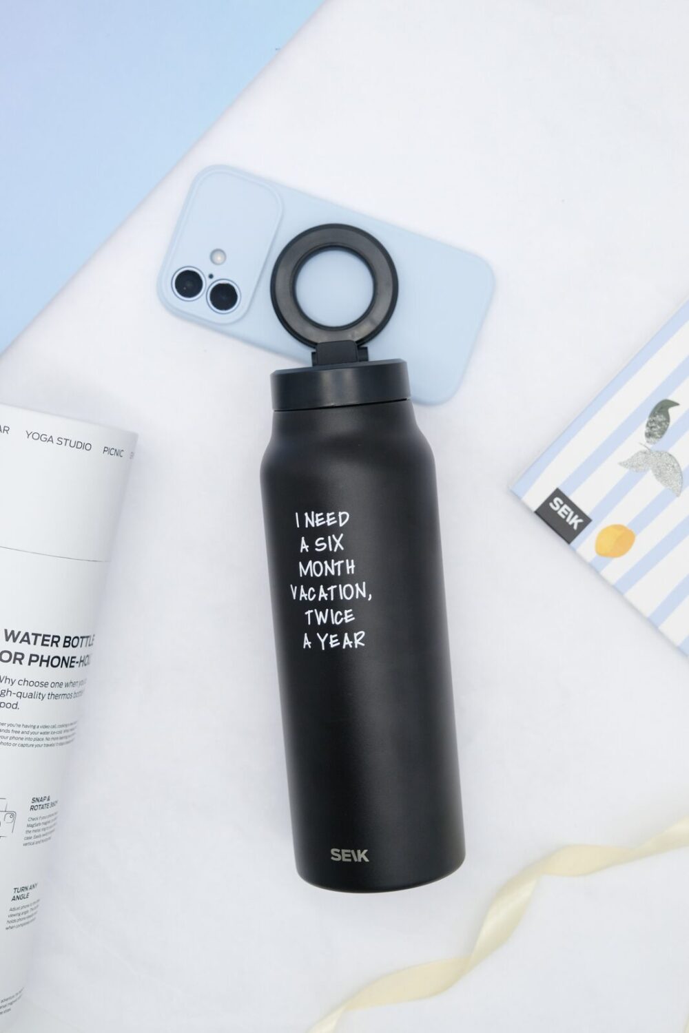 Termo steklenička za vodo 2-v-1 z magnetnim držalom za telefon – Dopust (700 ml)